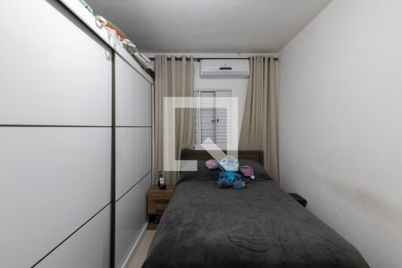 Quarto 1 de apartamento para alugar com 2 quartos, 45m² em Vila Nhocuné, São Paulo