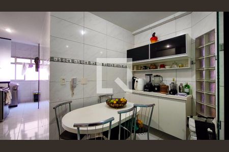 Cozinha de apartamento à venda com 4 quartos, 231m² em Grajaú, Rio de Janeiro