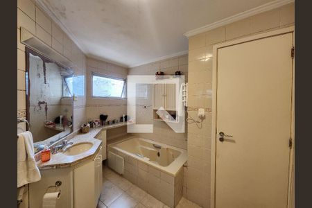 Apartamento para alugar com 160m², 3 quartos e 1 vaga Apartamento para alugar com 160m², 3 quartos e 1 vagaBanheiro da Suíte