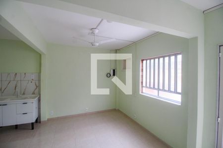 Sala de casa para alugar com 2 quartos, 45m² em Jacutinga, Mesquita