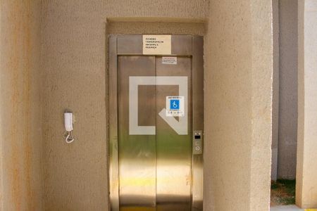 Apartamento à venda com 40m², 2 quartos e sem vagaÁrea comum