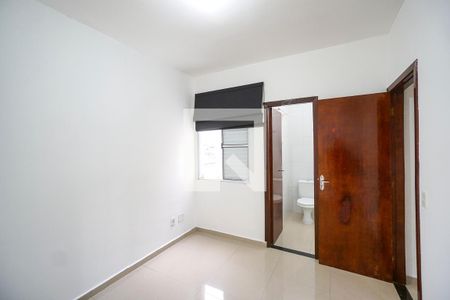 Casa de condomínio para alugar com 55m², 3 quartos e 2 vagas Casa de condomínio para alugar com 55m², 3 quartos e 2 vagasSuíte