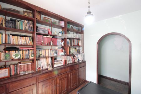 Casa à venda com 360m², 5 quartos e 4 vagasEscritório