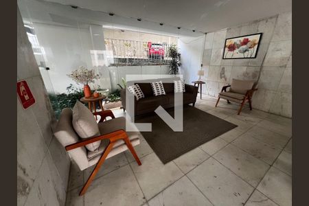 Apartamento à venda com 60m², 3 quartos e 1 vaga Apartamento à venda com 60m², 3 quartos e 1 vagaHall