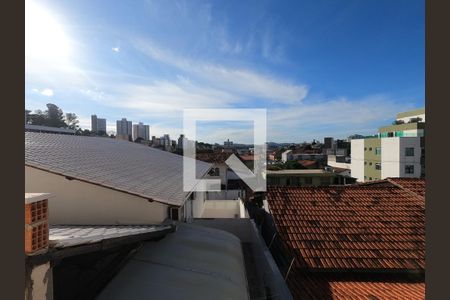 vista/quarto 1 de casa à venda com 2 quartos, 90m² em Centro, Betim