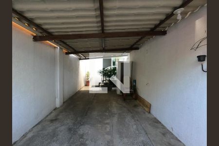 Garagem de casa à venda com 2 quartos, 90m² em Centro, Betim
