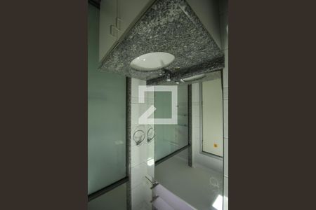 Banheiro de apartamento à venda com 3 quartos, 80m² em Jardim Londrina, São Paulo