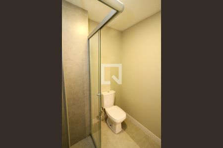 Banheiro de apartamento à venda com 1 quarto, 40m² em Centro Histórico, Porto Alegre