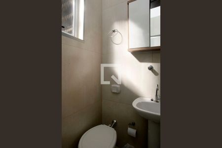 Banheiro de kitnet/studio à venda com 1 quarto, 22m² em Centro Histórico, Porto Alegre