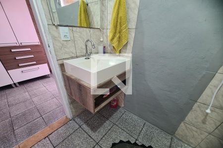 Casa à venda com 92m², 3 quartos e 1 vagaBanheiro 2