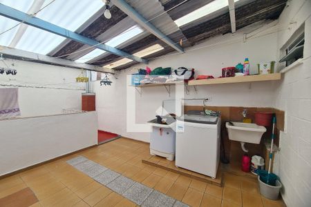 Casa à venda com 92m², 3 quartos e 1 vagaÁrea de Serviço