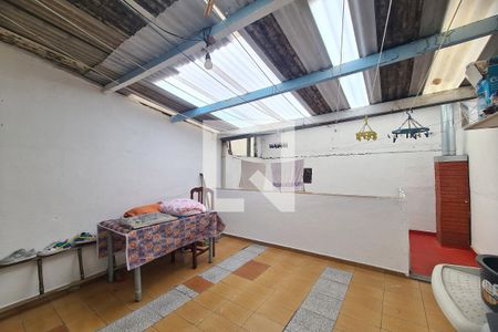 Casa à venda com 92m², 3 quartos e 1 vagaÁrea de Serviço