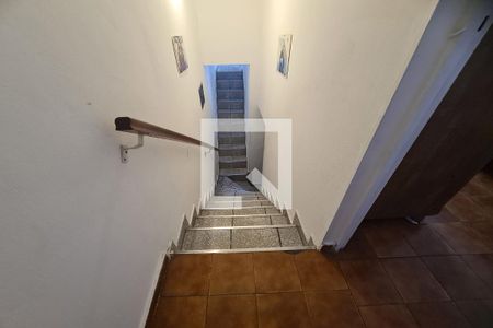 Casa à venda com 92m², 3 quartos e 1 vagaescada quartos