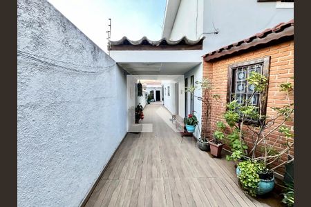 Casa à venda com 220m², 4 quartos e 5 vagas Casa à venda com 220m², 4 quartos e 5 vagasGaragem