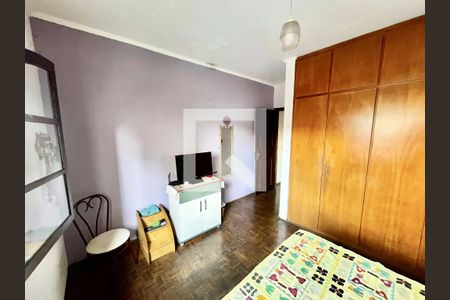 Casa à venda com 220m², 4 quartos e 5 vagas Casa à venda com 220m², 4 quartos e 5 vagasSuíte