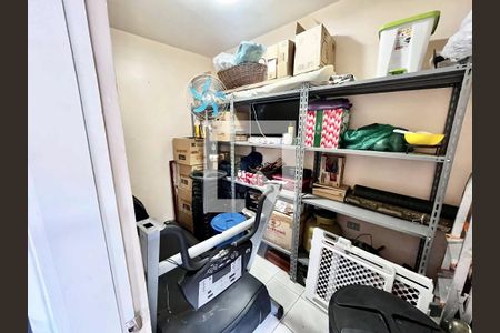 Casa à venda com 220m², 4 quartos e 5 vagas Casa à venda com 220m², 4 quartos e 5 vagasDespensa