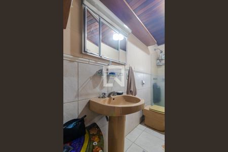 Banheiro Social de casa à venda com 3 quartos, 430m² em Sétimo Céu, Porto Alegre