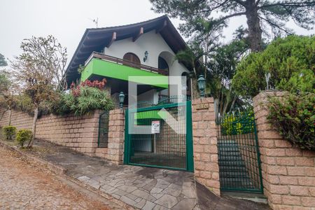 Fachada de casa à venda com 3 quartos, 430m² em Sétimo Céu, Porto Alegre