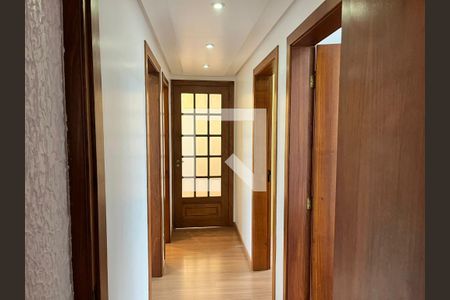 Corredor de apartamento à venda com 4 quartos, 110m² em Centro, Canoas