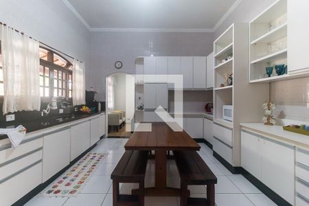 Casa para alugar com 500m², 3 quartos e 10 vagas Casa para alugar com 500m², 3 quartos e 10 vagasCozinha