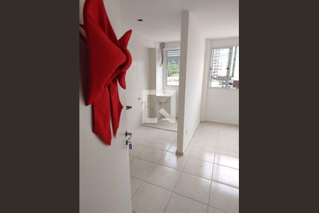Entrada de apartamento à venda com 2 quartos, 50m² em Camorim, Rio de Janeiro
