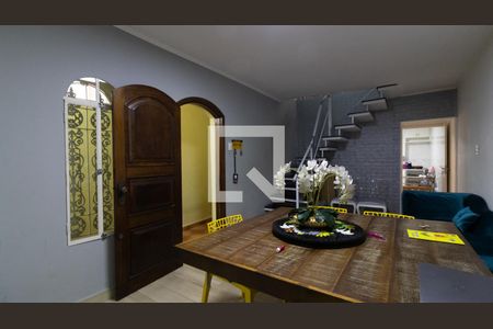 Sala de casa à venda com 2 quartos, 240m² em Vila Guilhermina, São Paulo