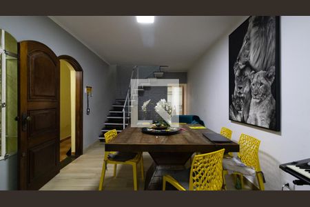 Sala de casa à venda com 2 quartos, 240m² em Vila Guilhermina, São Paulo