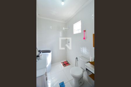 Casa à venda com 109m², 5 quartos e sem vaga Casa à venda com 109m², 5 quartos e sem vagaBanheiro social - Casa2