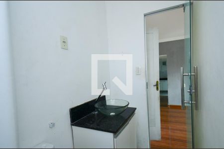 Casa à venda com 109m², 5 quartos e sem vaga Casa à venda com 109m², 5 quartos e sem vagaBanheiro social/Casa 1