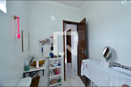 Casa à venda com 109m², 5 quartos e sem vaga Casa à venda com 109m², 5 quartos e sem vagaBanheiro social - Casa2