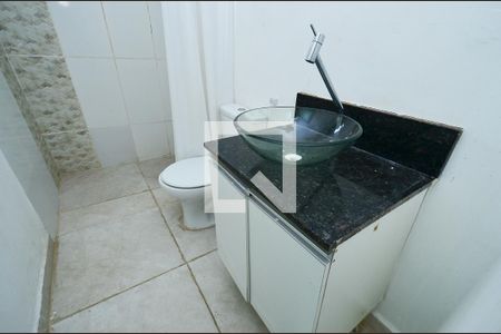 Casa à venda com 109m², 5 quartos e sem vaga Casa à venda com 109m², 5 quartos e sem vagaBanheiro social/Casa 1