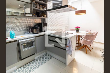 Cozinha de casa de condomínio à venda com 3 quartos, 192m² em Vila Invernada, São Paulo