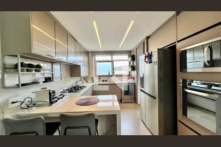 Apartamento para alugar com 170m², 4 quartos e 3 vagas Apartamento para alugar com 170m², 4 quartos e 3 vagasCozinha