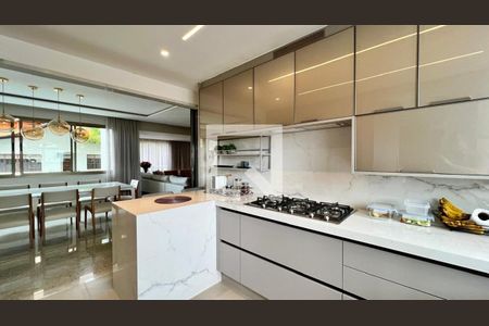 Apartamento para alugar com 170m², 4 quartos e 3 vagas Apartamento para alugar com 170m², 4 quartos e 3 vagasCozinha