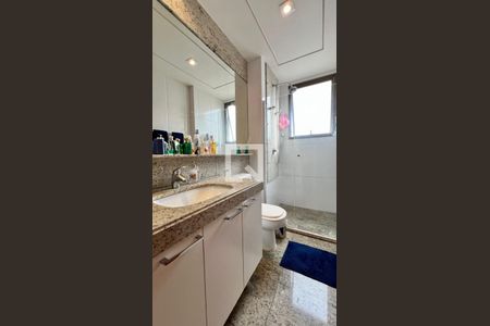 Apartamento para alugar com 170m², 4 quartos e 3 vagas Apartamento para alugar com 170m², 4 quartos e 3 vagasBanheiro