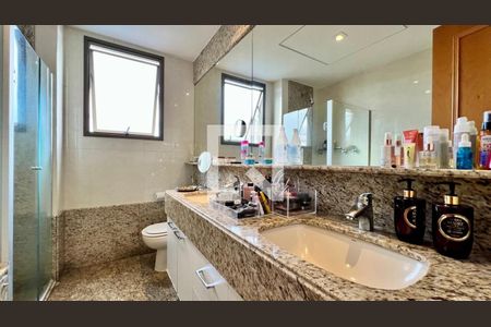 Apartamento para alugar com 170m², 4 quartos e 3 vagas Apartamento para alugar com 170m², 4 quartos e 3 vagasBanheiro