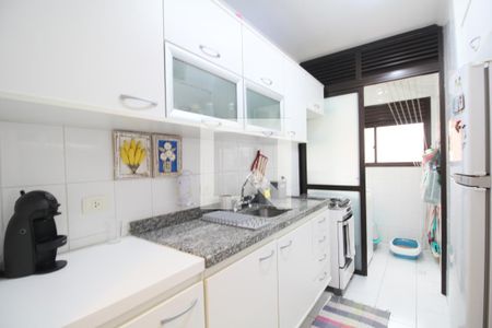 Apartamento à venda com 70m², 3 quartos e 2 vagasCozinha 