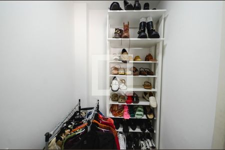 Apartamento para alugar com 55m², 2 quartos e 1 vaga Apartamento para alugar com 55m², 2 quartos e 1 vagaCloset da suíte
