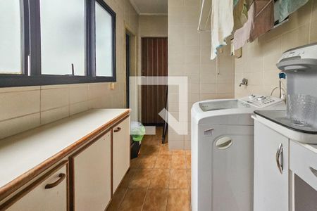 Apartamento para alugar com 230m², 3 quartos e 1 vagaÁrea de serviço