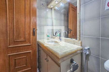 Apartamento para alugar com 230m², 3 quartos e 1 vagaBanheiro da suíte 1