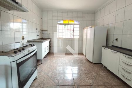 Casa à venda com 250m², 3 quartos e 1 vaga Casa à venda com 250m², 3 quartos e 1 vagaCozinha