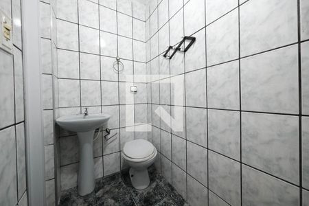 Banheiro de casa para alugar com 1 quarto, 30m² em Vila Robertina, São Paulo