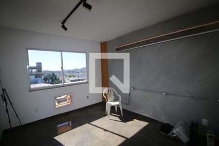 Casa à venda com 250m², 2 quartos e sem vagaEscritório