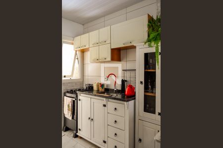 Cozinha de casa de condomínio à venda com 2 quartos, 49m² em Campo Novo, Porto Alegre