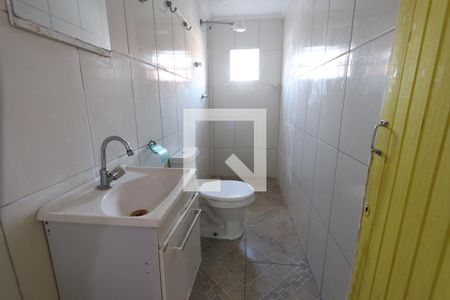 Banheiro de casa para alugar com 1 quarto, 52m² em Parque Santa Madalena, São Paulo