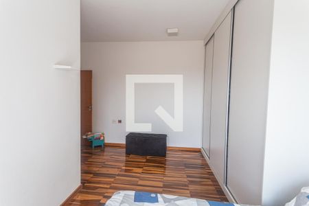 Suíte 2 de casa à venda com 5 quartos, 192m² em Paraíso, Belo Horizonte