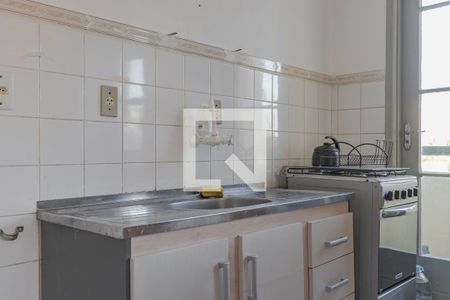 Cozinha e Área de Serviço de apartamento à venda com 2 quartos, 72m² em Floresta, Porto Alegre