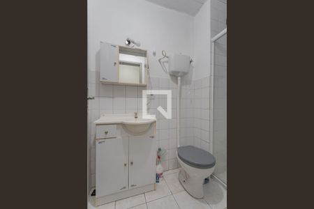 Banheiro de apartamento à venda com 2 quartos, 72m² em Floresta, Porto Alegre