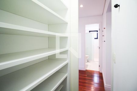 Apartamento à venda com 94m², 2 quartos e 2 vagasCloset