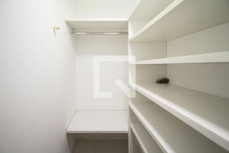 Apartamento à venda com 94m², 2 quartos e 2 vagasCloset